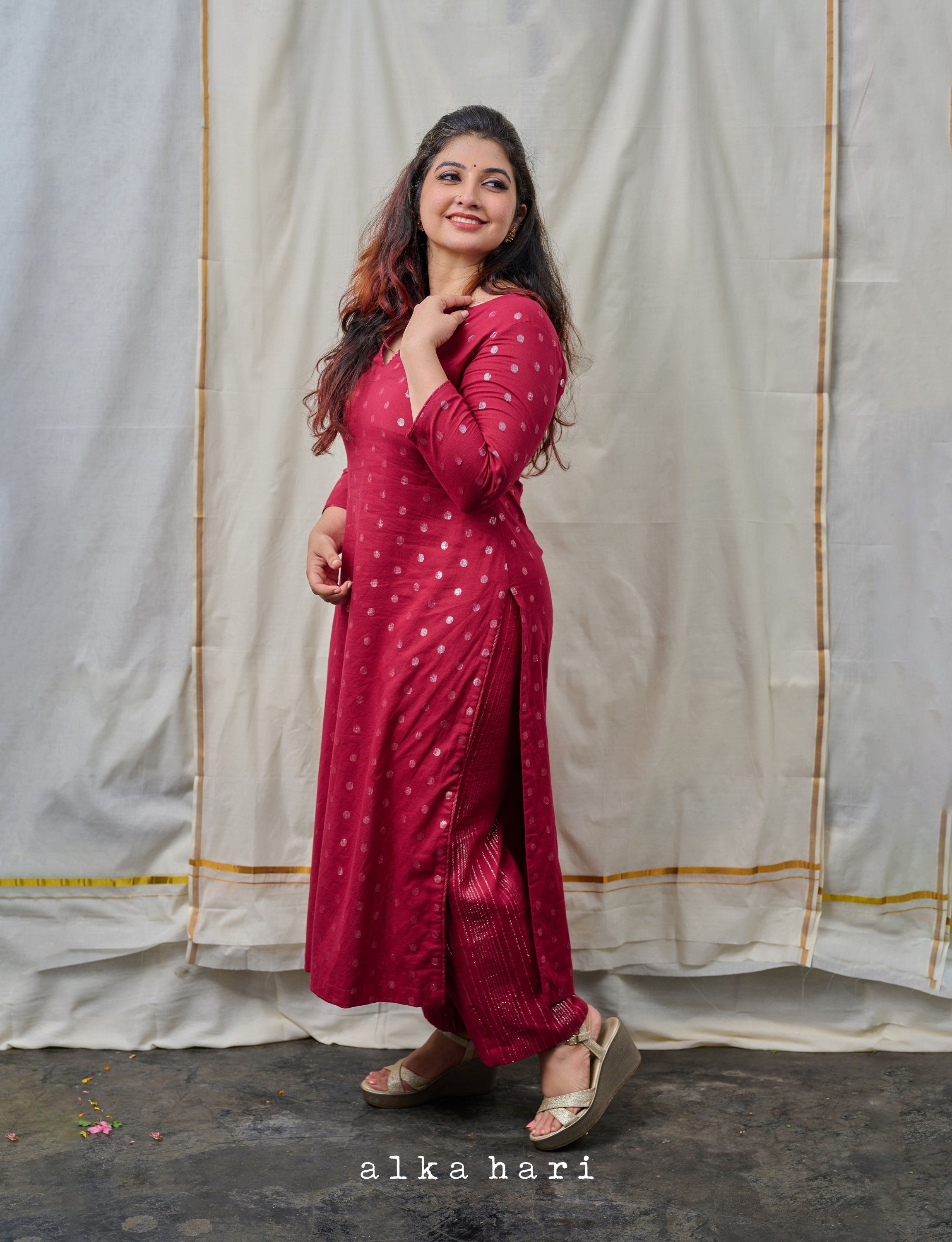 Red Butta Kurta
